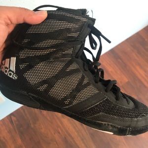 Wrestling shoes